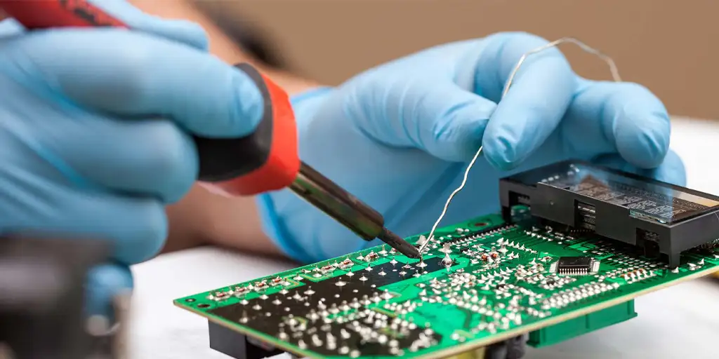 مجموعه فیلم های آموزش روش درست لحیم کاری از پایه